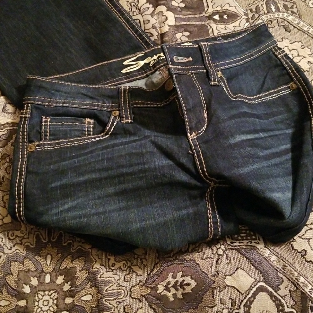 Seven7 - Picture 2 of 4